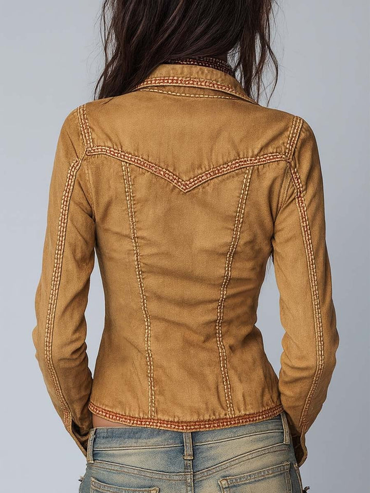 Louisiane | Veste en jean cintrée à boutons ornés