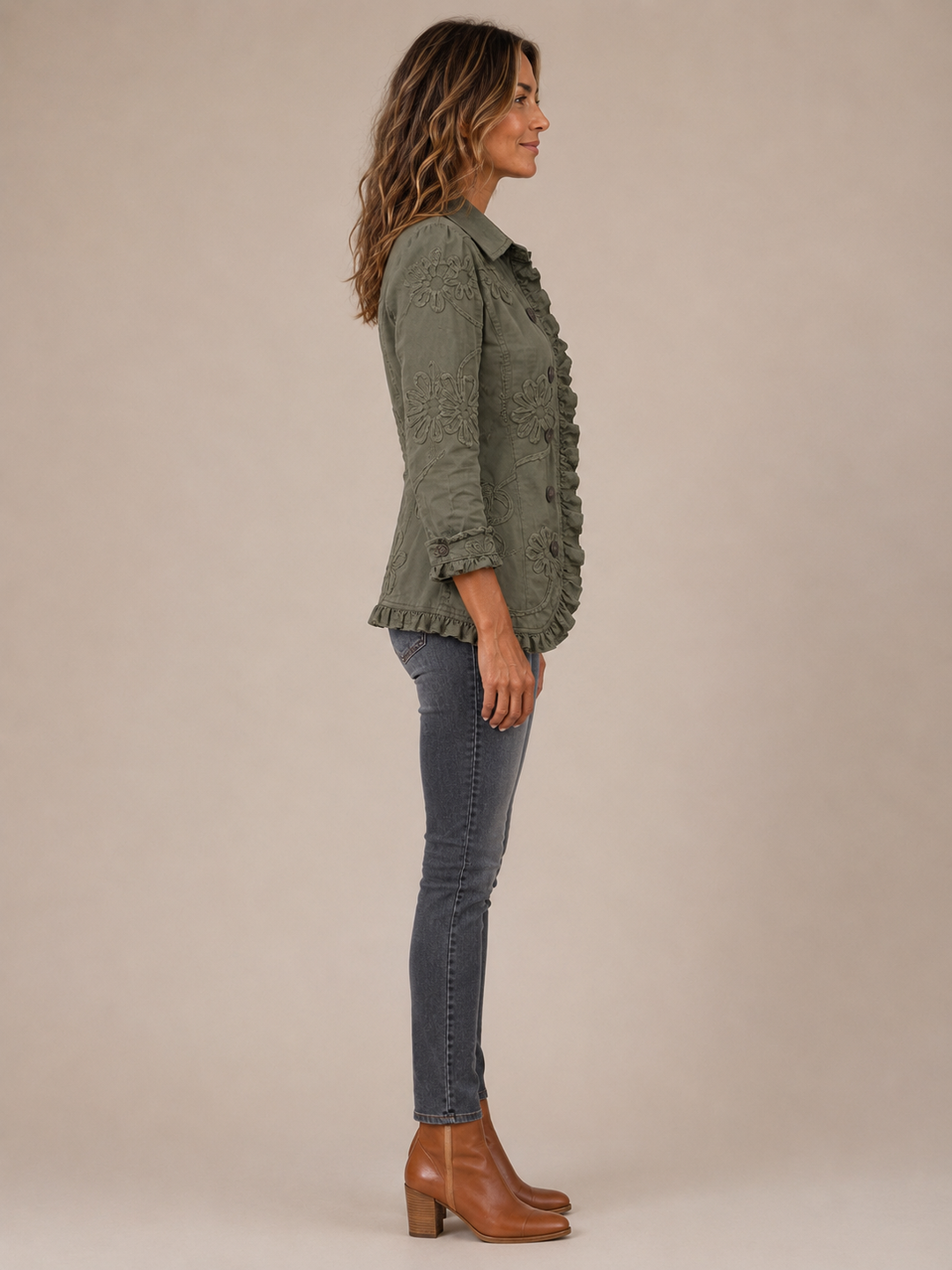 Kamberly | Veste utilitaire vert rétro brodée à volants