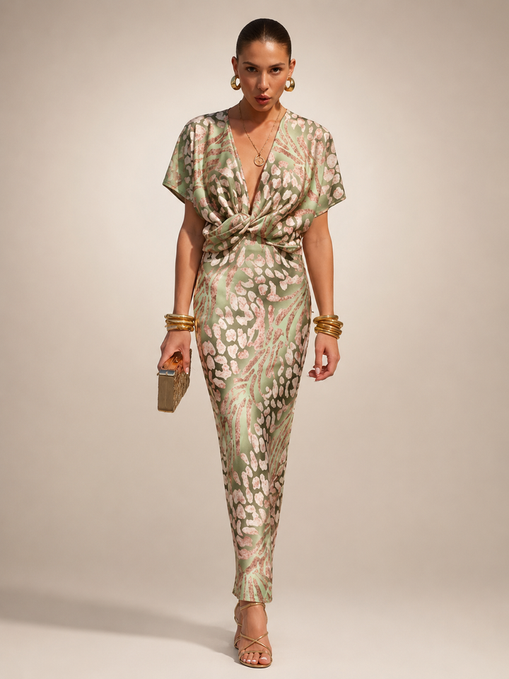 Calypso — Robe longue satinée à taille torsadée, coloris Vert sauge et doré