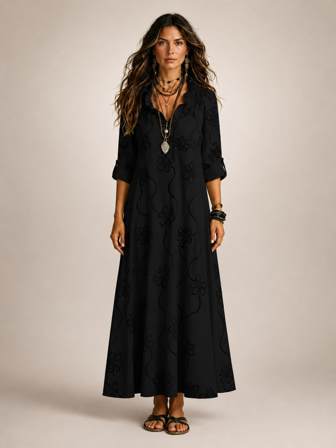 Maëlle — Robe longue chemise à fleurs brodées, coloris Noir