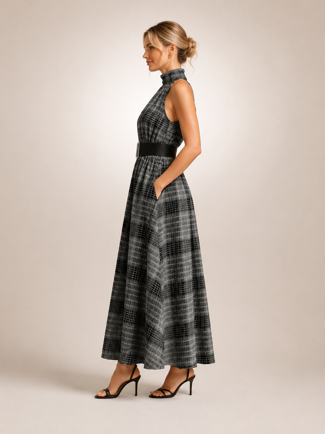 Edwige — Robe longue à carreaux, col montant et ceinture