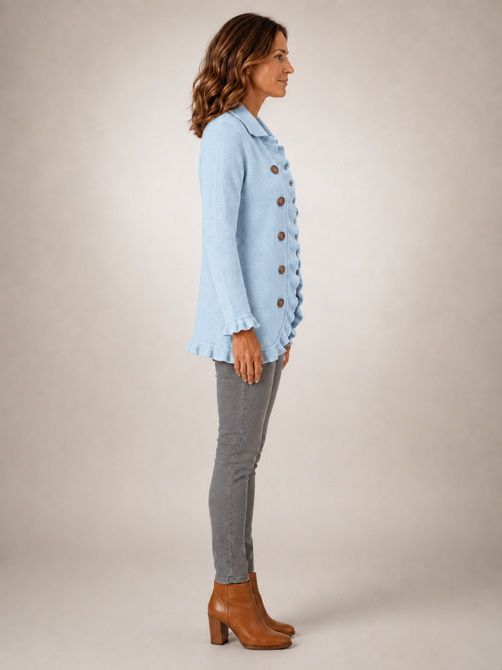 Cecilia | Veste bleu poudré en maille côtelée à volants
