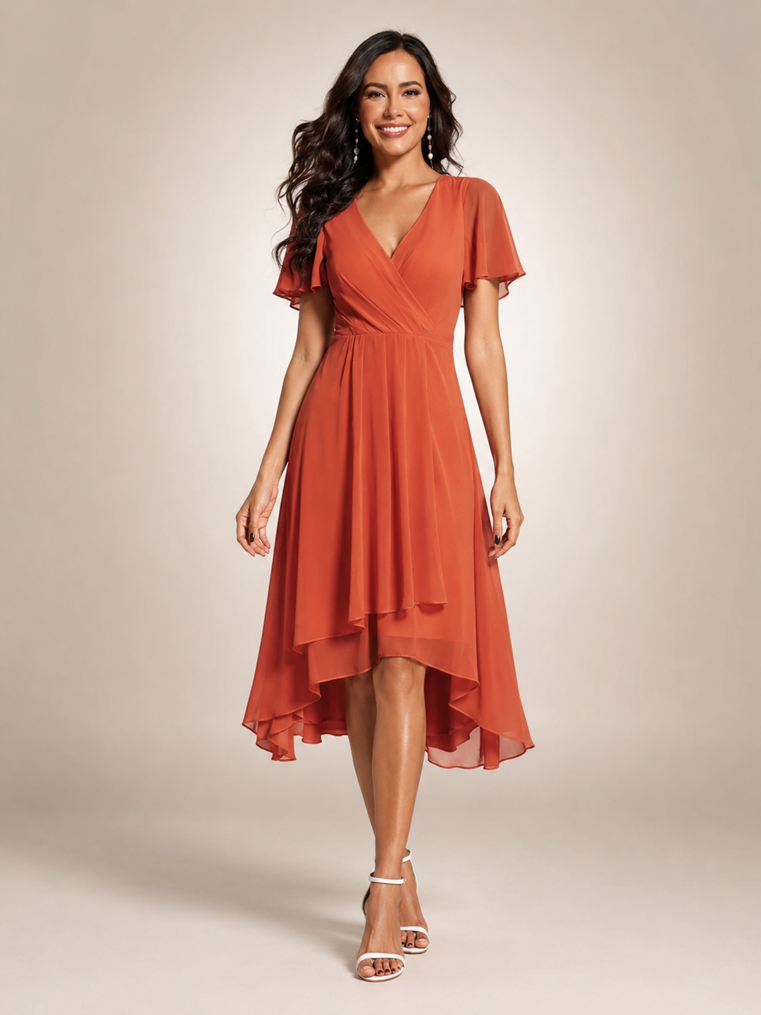 Roxane — Robe midi asymétrique à col V, coloris Terracotta