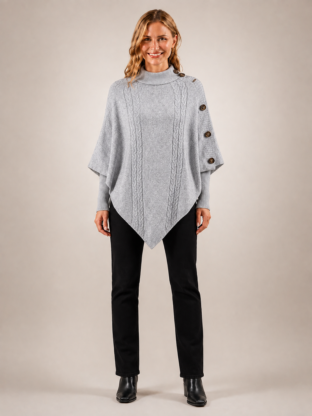 Apolline | Poncho col roulé en maille torsadée à boutons