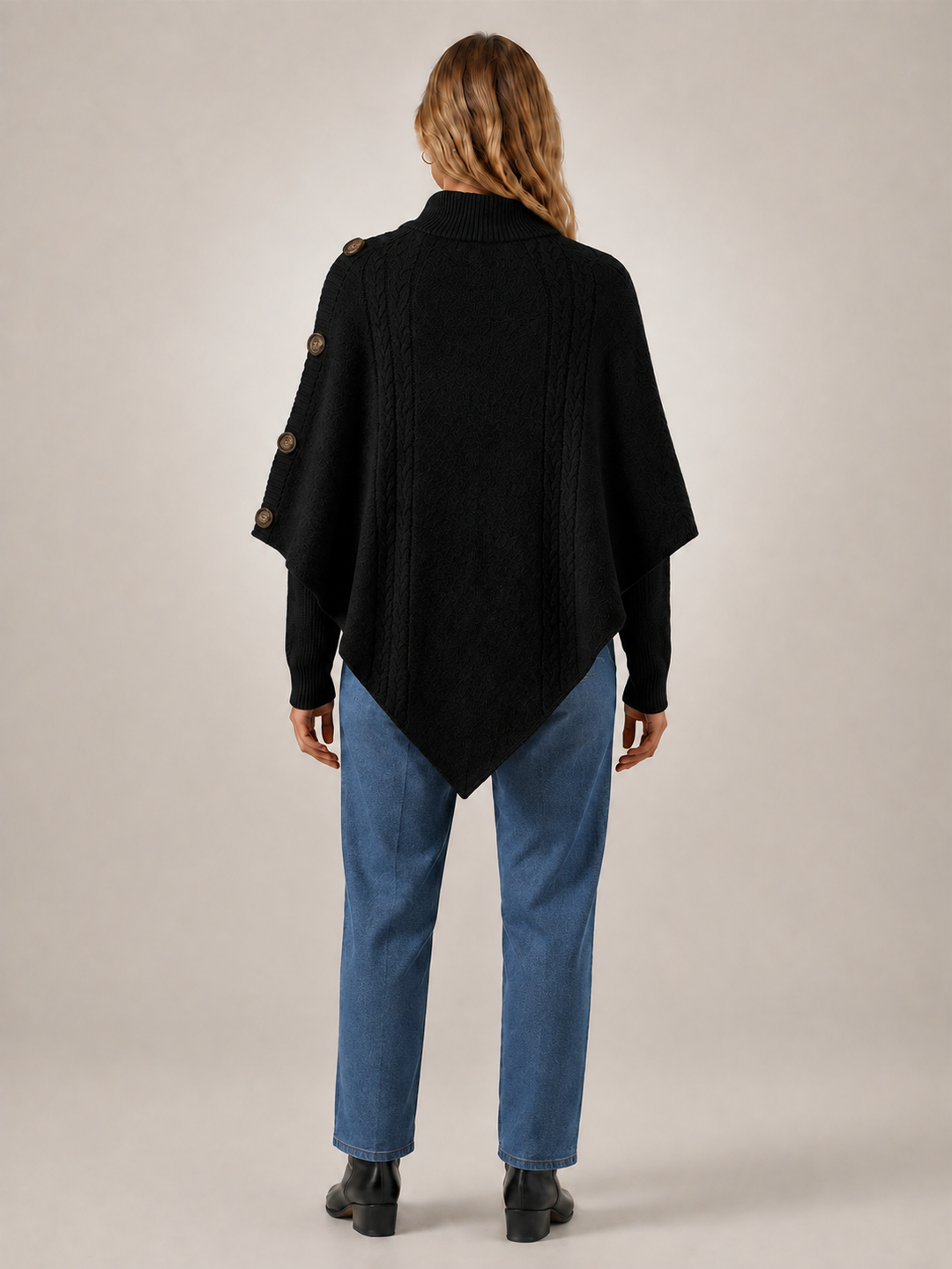 Apolline | Poncho col roulé en maille torsadée à boutons