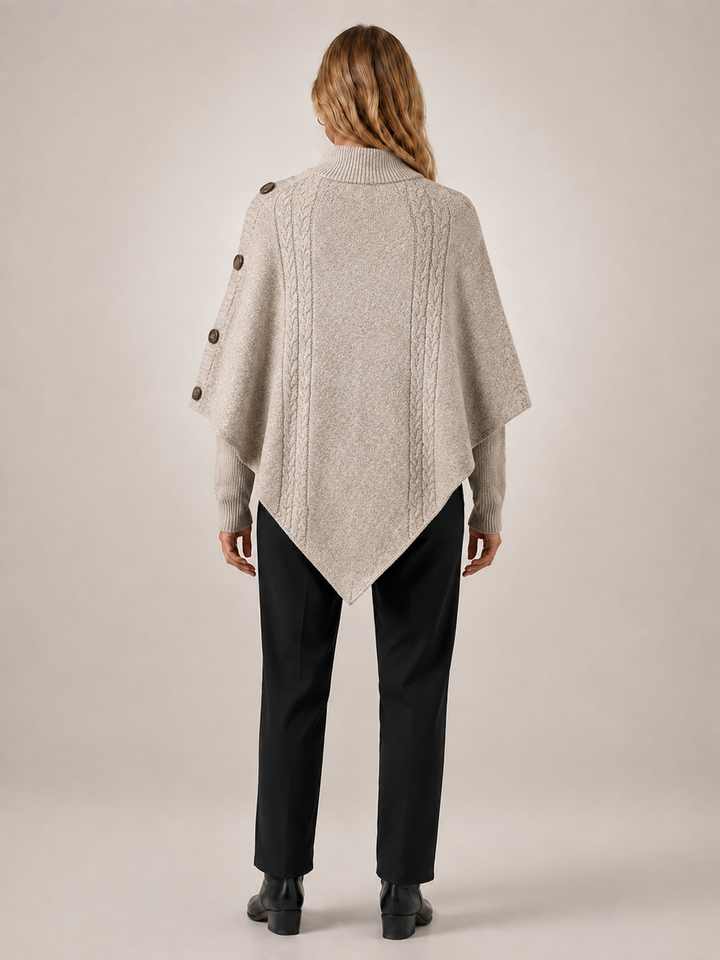 Apolline | Poncho col roulé en maille torsadée à boutons