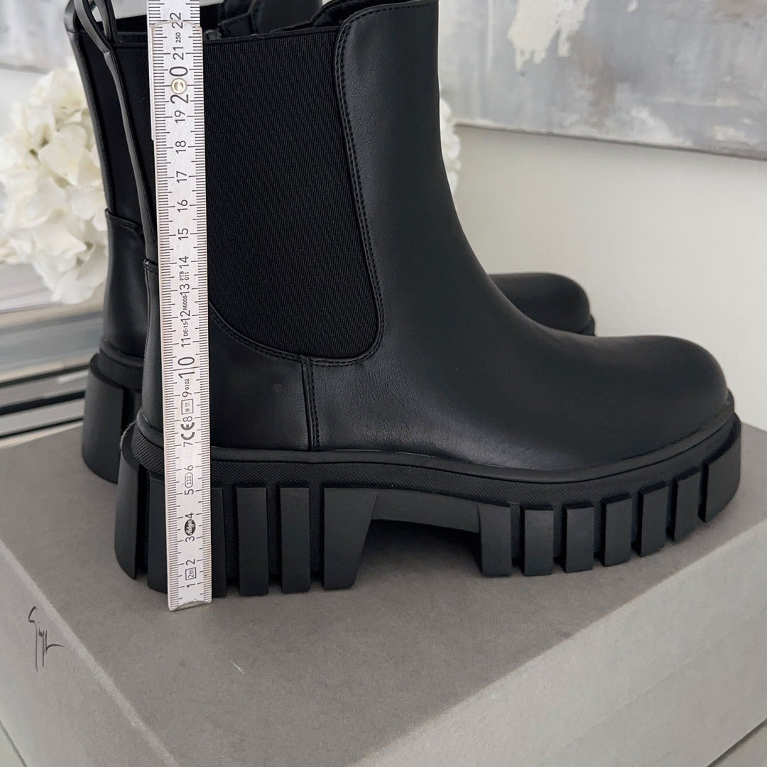 Constance | Bottines Chelsea noires à semelle crantée