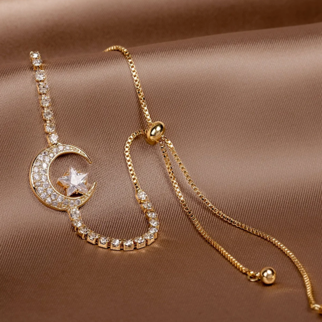 Clair de Lune | Bracelet doré réglable avec lune et étoile – Vue 01