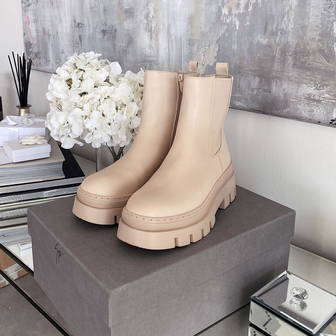Céline | Bottines Chelsea beiges à semelle épaisse