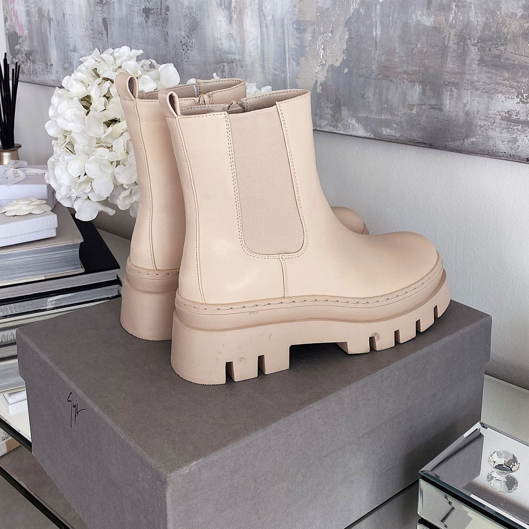Céline | Bottines Chelsea beiges à semelle épaisse