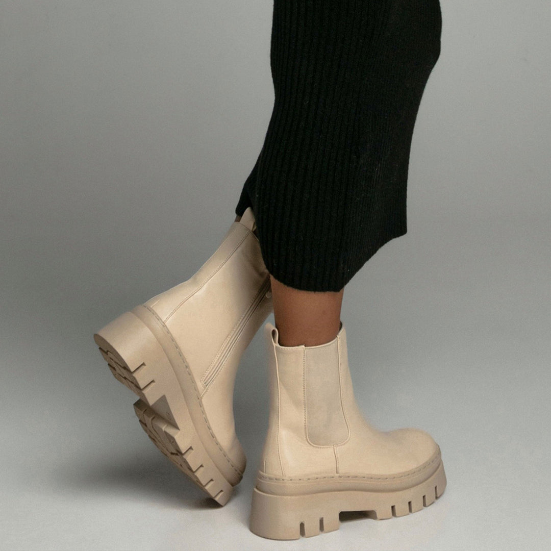 Céline | Bottines Chelsea beiges à semelle épaisse