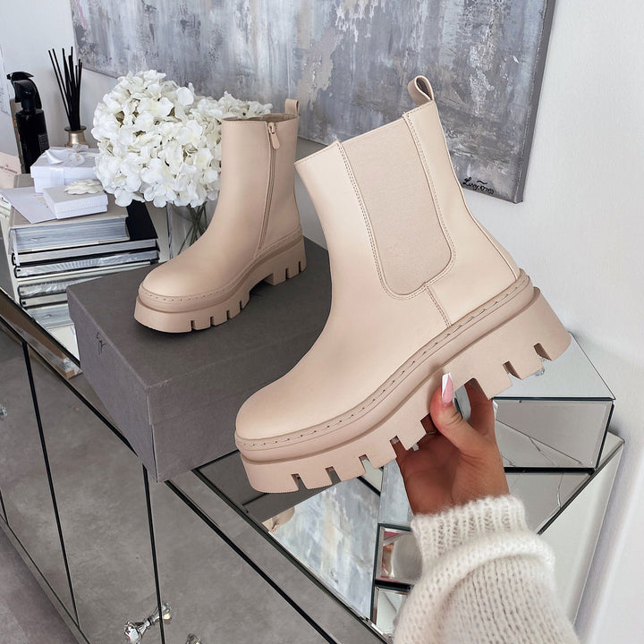 Céline | Bottines Chelsea beiges à semelle épaisse