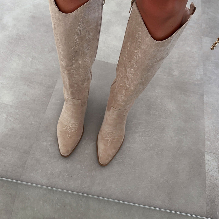 Justine | Bottes western hautes beiges en suédine