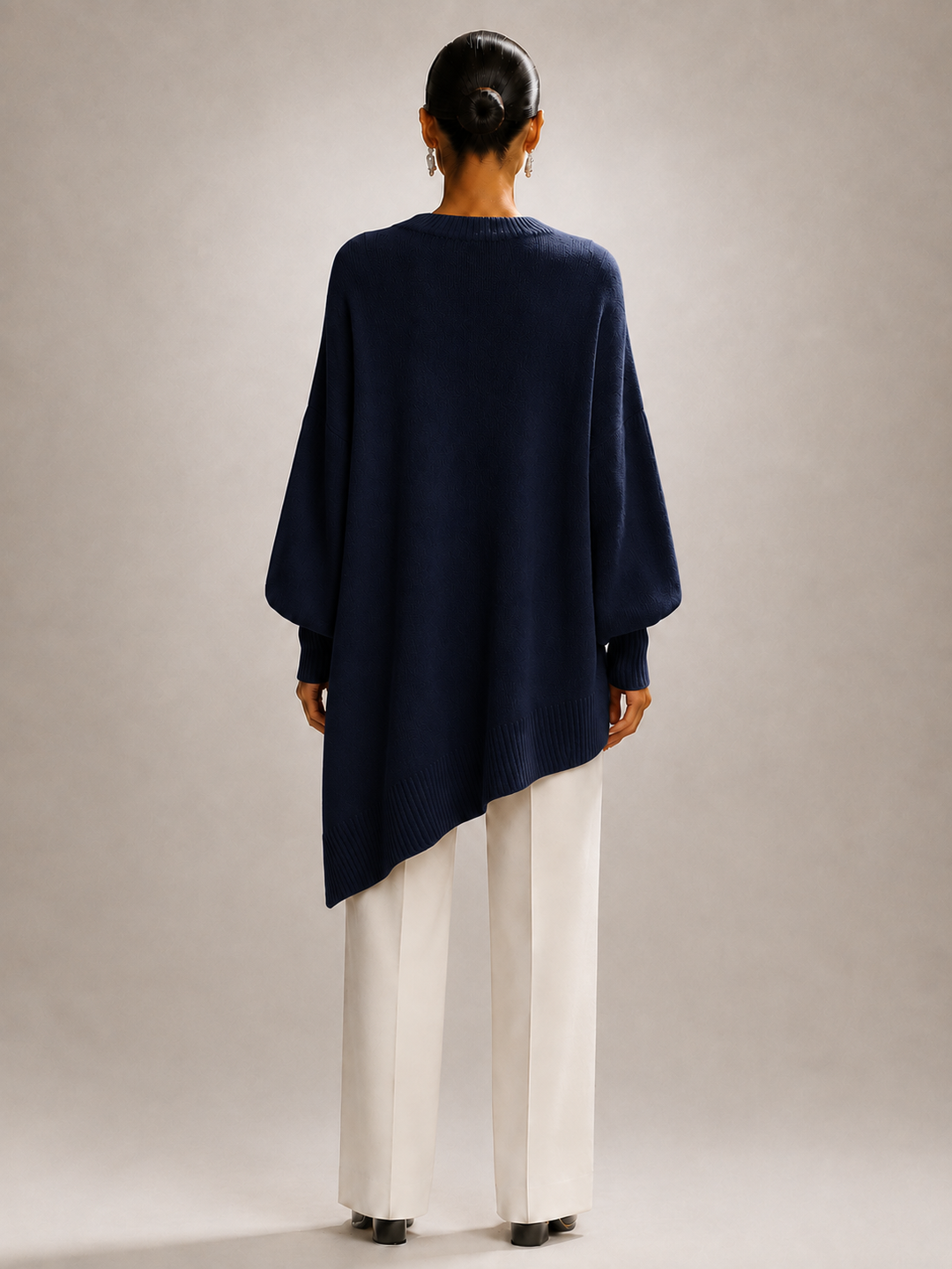 Élodie | Pull oversize drapé à ourlet asymétrique