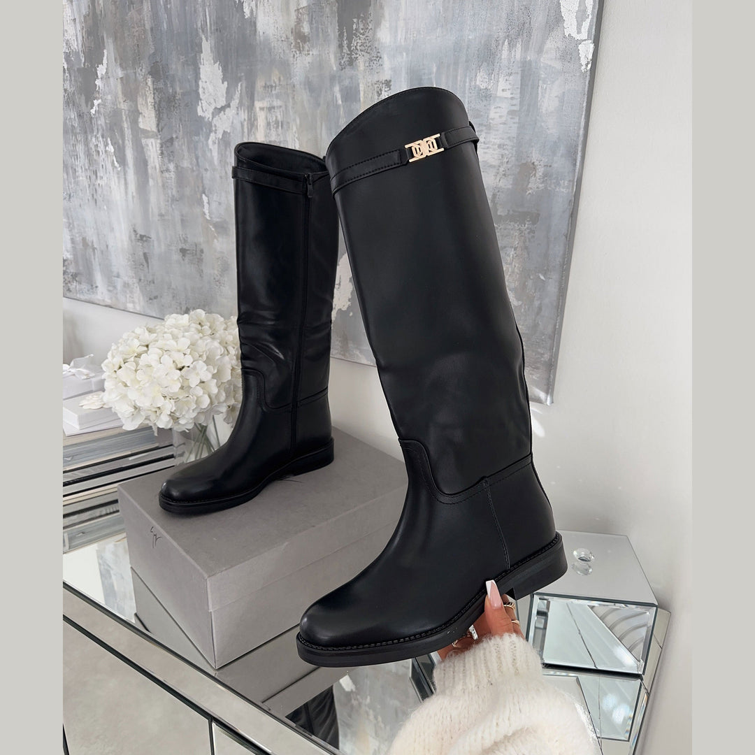 Salomé | Bottes hautes noires à boucle décorative