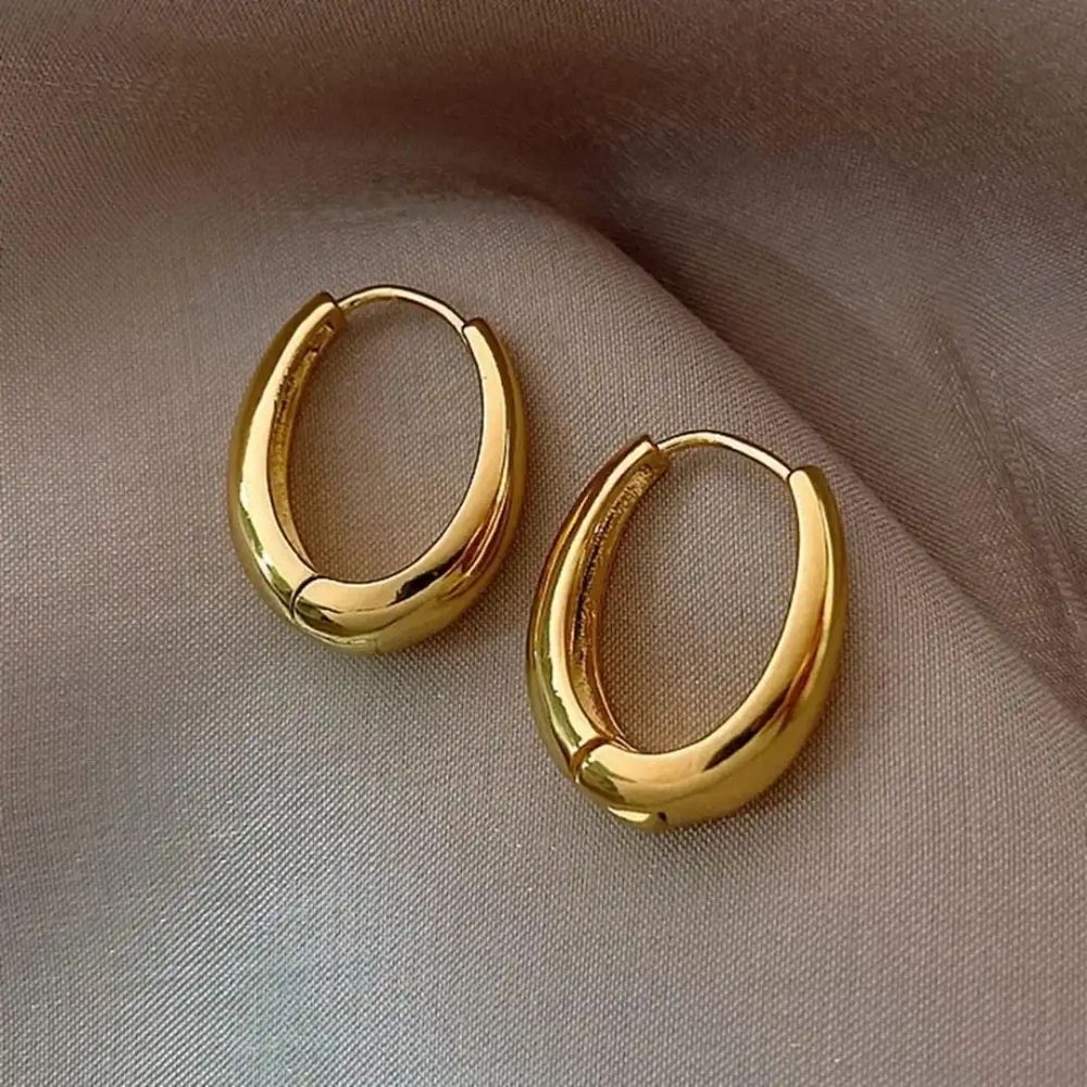 Bague Classique | Créoles dorées classiques – Vue 01