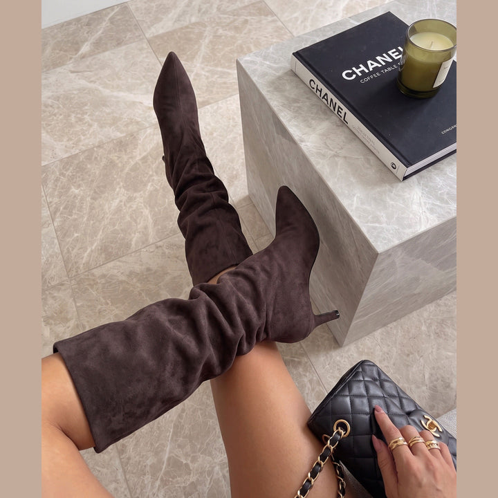 Laurence | Bottes à talon marron foncé en suédine