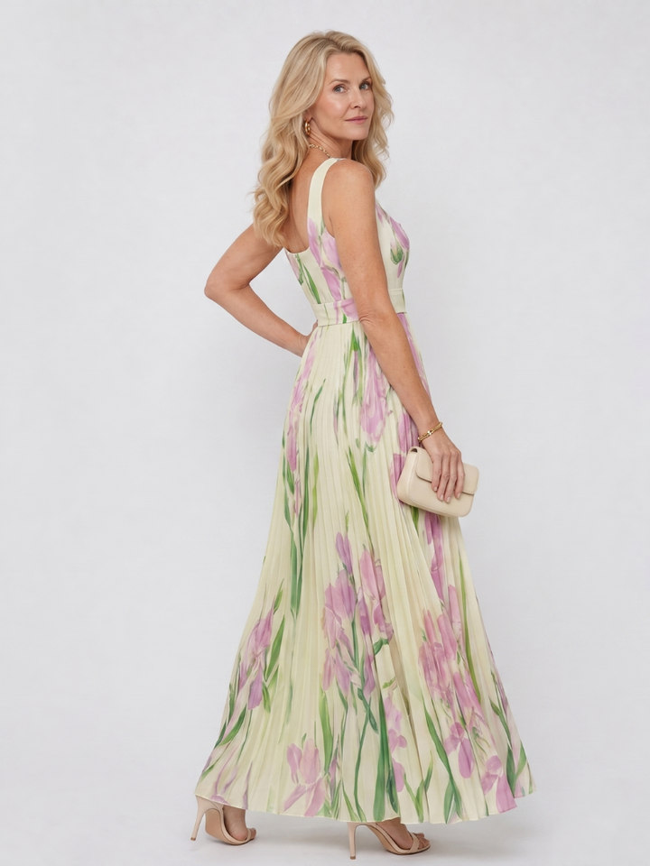 Georgette — Robe longue plissée à encolure carrée