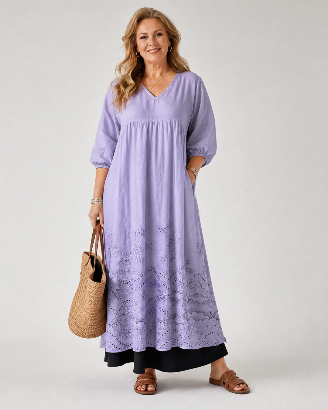 Huguette — Robe longue à ourlet brodé, coloris Lilas