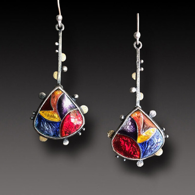 Triangle Coloré | Boucles d'oreilles avec émail coloré en forme de triangle – Vue 01