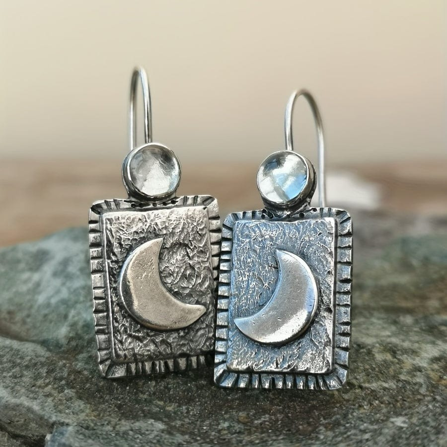 Champ Lunaire | Boucles d'oreilles argentées à motif de lune – Vue 01