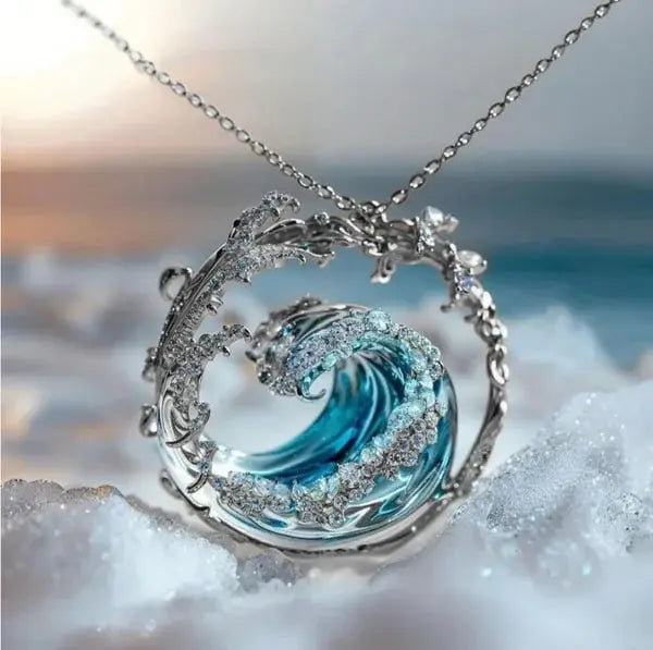 Couronne Ondulée | Collier avec pendentif vague bleu et détails scintillants – Vue 03