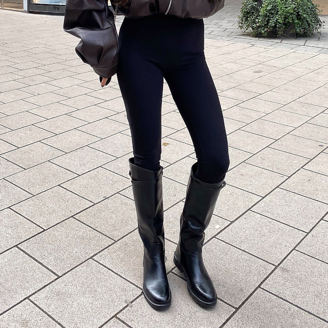 Salomé | Bottes hautes noires à boucle décorative