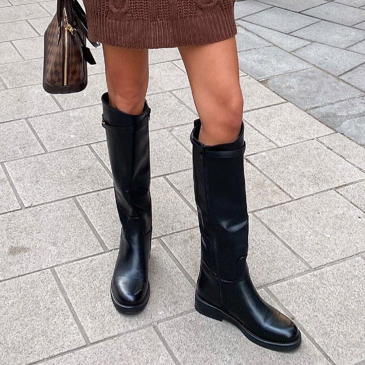 Salomé | Bottes hautes noires à boucle décorative