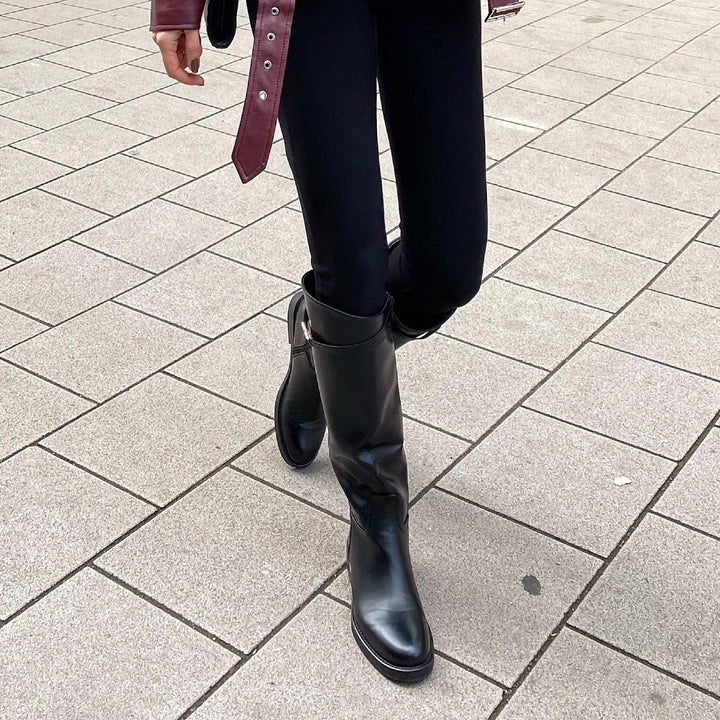 Salomé | Bottes hautes noires à boucle décorative