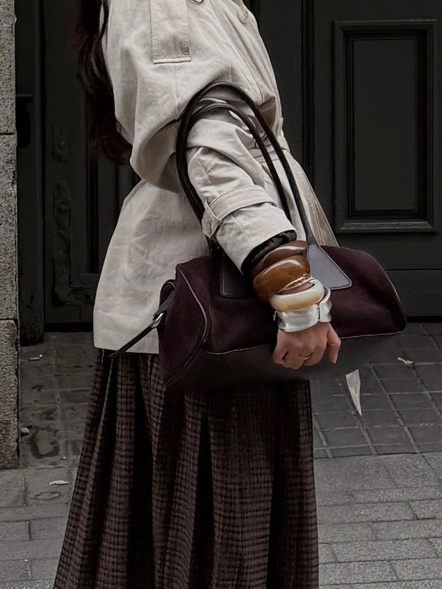Sac Lulu en daim véritable brun foncé, photo détail