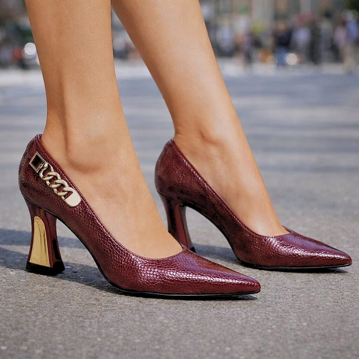 Cerise | Escarpins effet python à détail doré